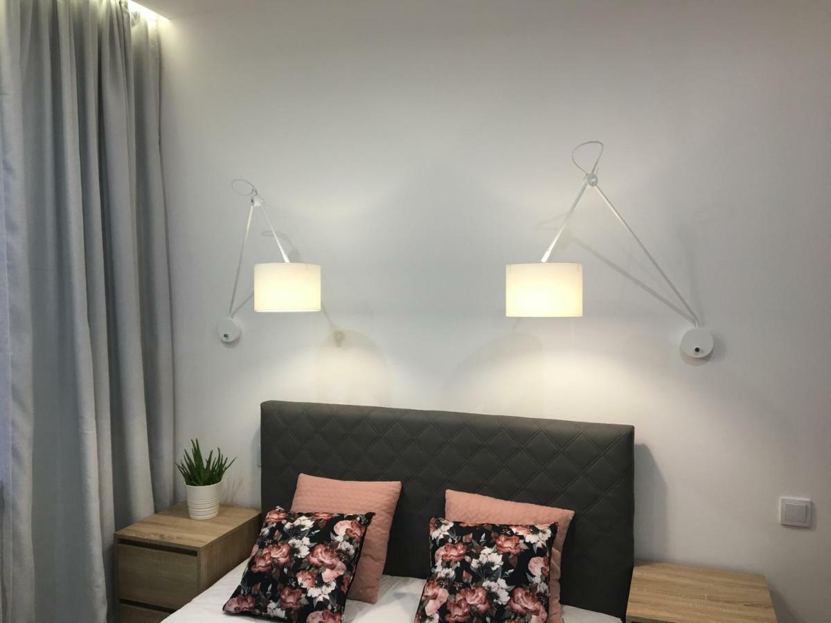 Family & Business Elegant Apartments Ul Astronautow Centrum Downtown - 3 Bedroom, Parking Kielce Exterior photo