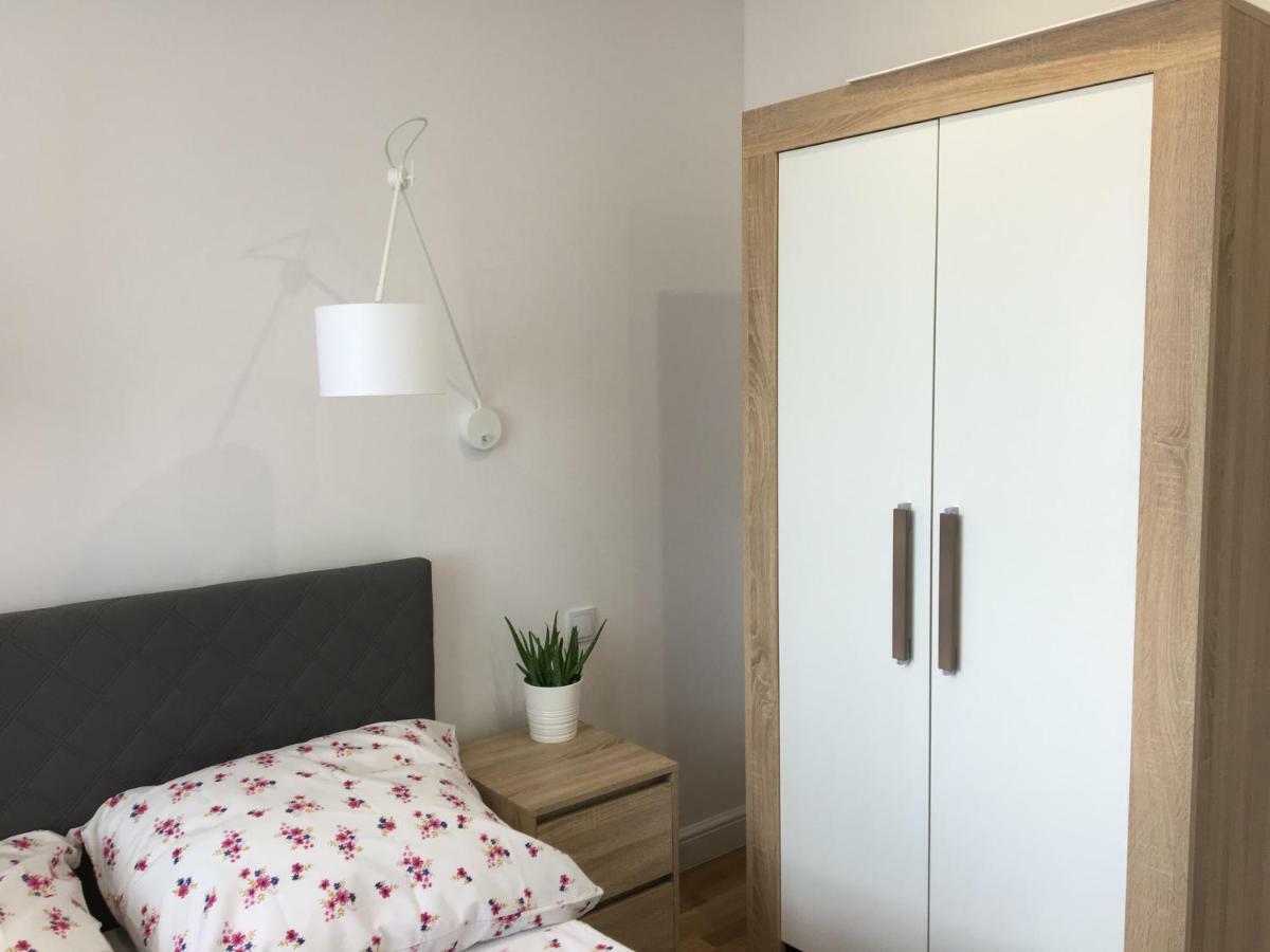 Family & Business Elegant Apartments Ul Astronautow Centrum Downtown - 3 Bedroom, Parking Kielce Exterior photo